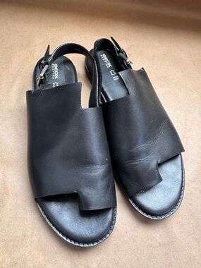 Geox Black Leather Toe Loop Slingback Flat Sandals. Size EU 40